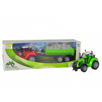 Traktor sa prikolicom transport materijala 