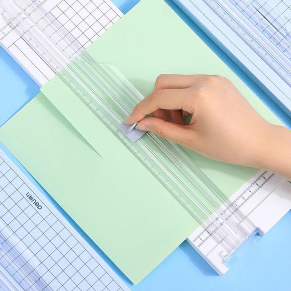 Trimer za papir DELI A4 