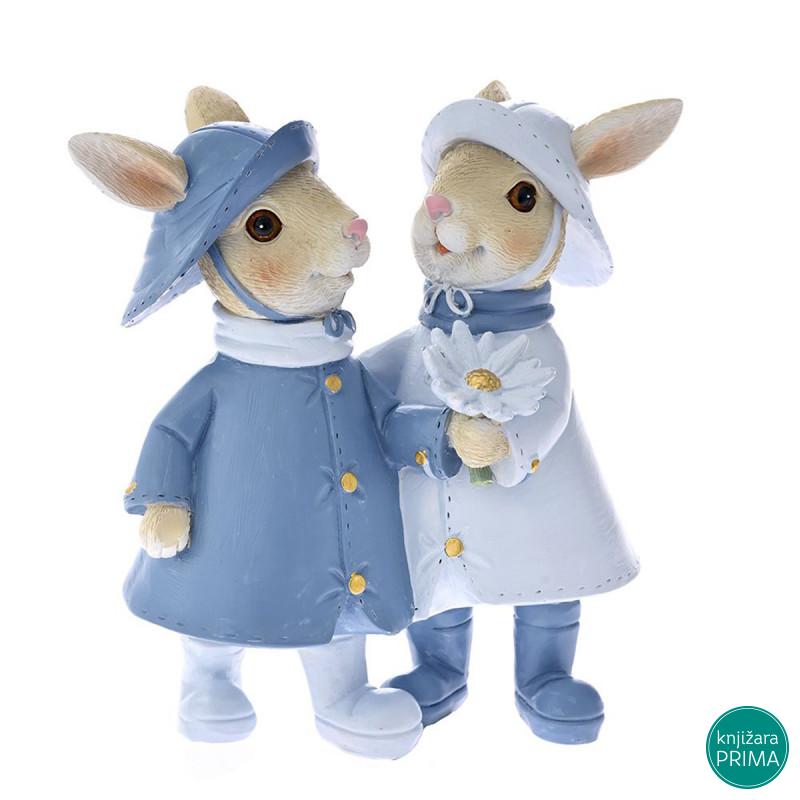 Uskršnje zeke u plavim kabanicama 