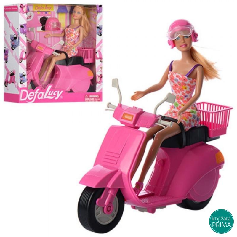 Lutka DEFA na skuteru sa kacigom 