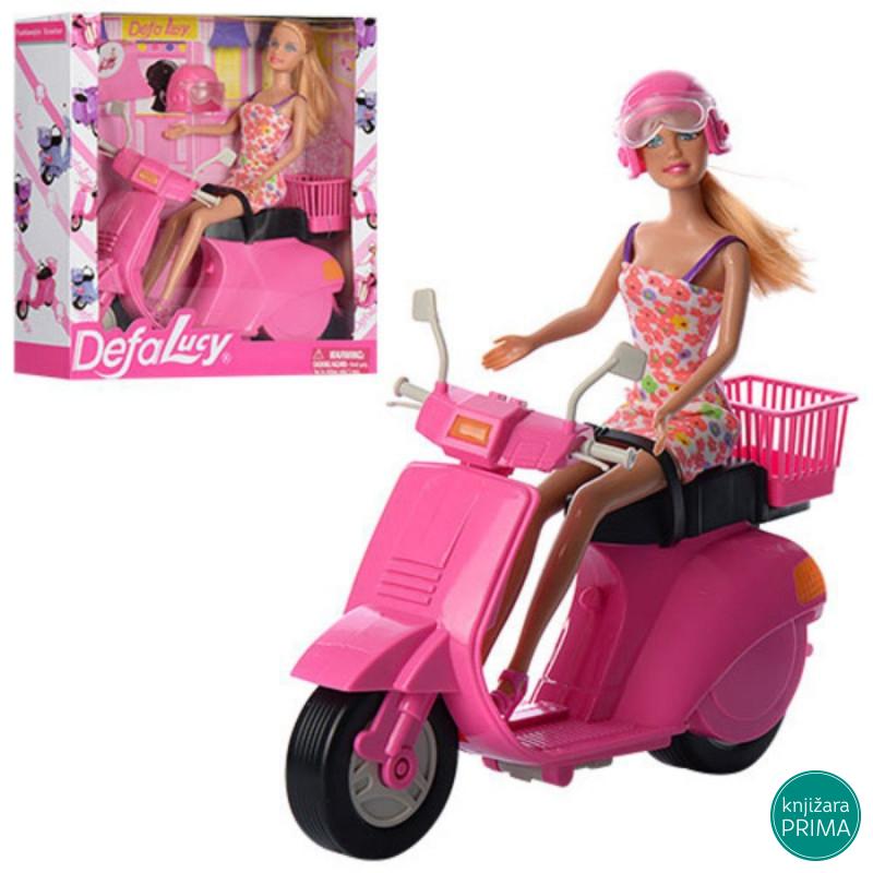 Lutka DEFA sa Vespom 