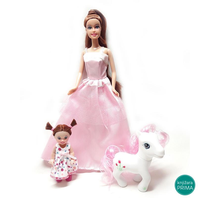 Lutka DEFA u svečanoj haljini sa ćerkom i ponijem 